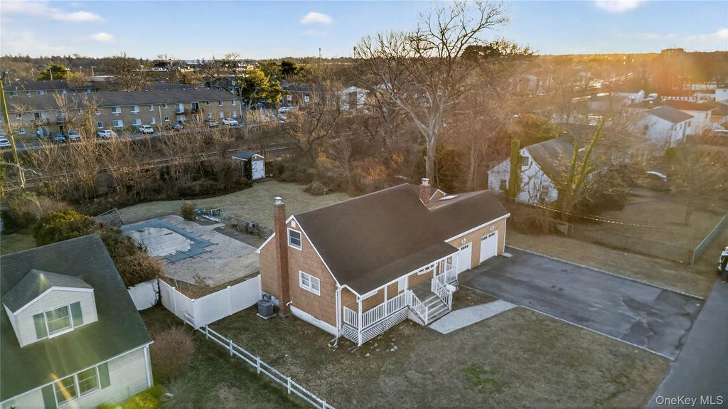 158 Moffitt Boulevard, Islip, NY 11751