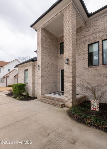 2221 Brook Fields Drive, Winterville, NC 28590