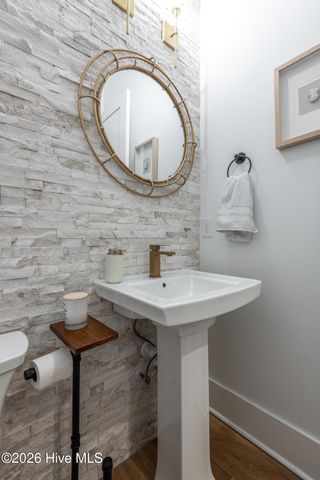 2221 Brook Fields Drive, Winterville, NC 28590