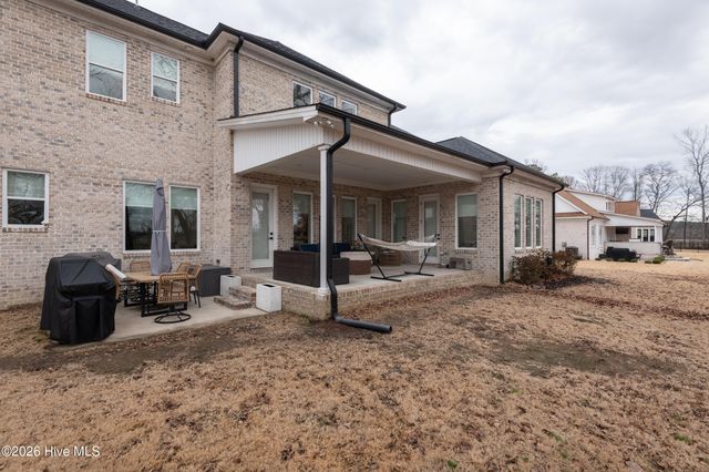 2221 Brook Fields Drive, Winterville, NC 28590