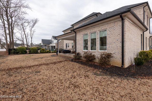 2221 Brook Fields Drive, Winterville, NC 28590