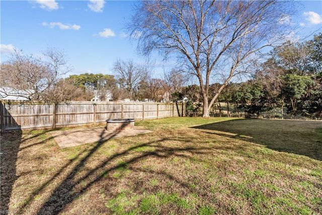 5 Willow RD, Hampton, VA 23664