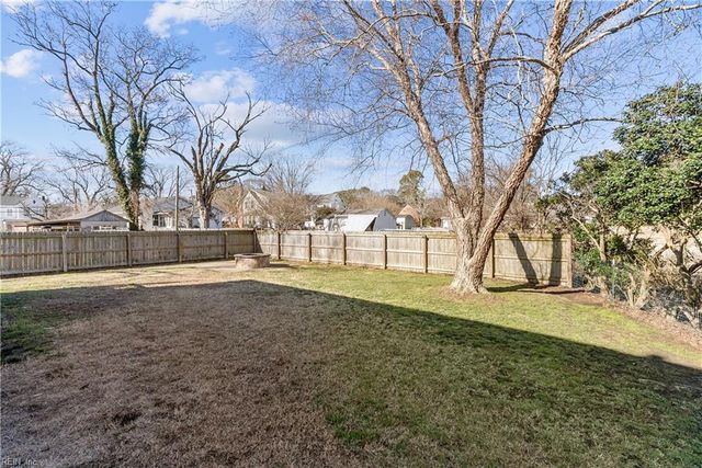 5 Willow RD, Hampton, VA 23664