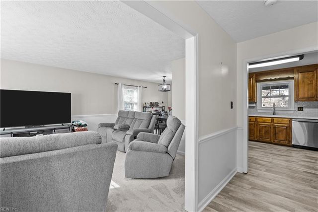 5 Willow RD, Hampton, VA 23664