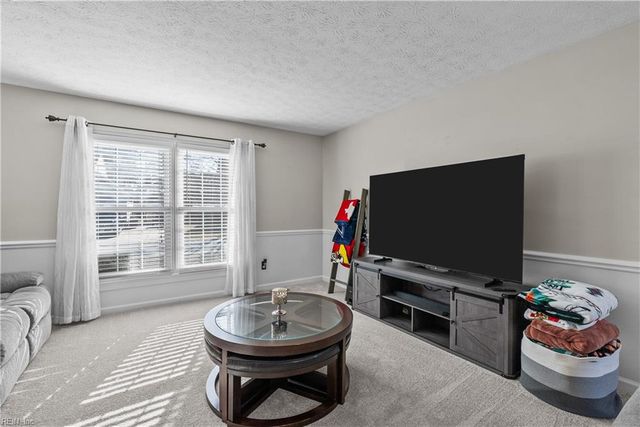 5 Willow RD, Hampton, VA 23664