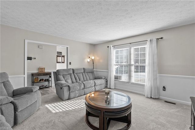 5 Willow RD, Hampton, VA 23664