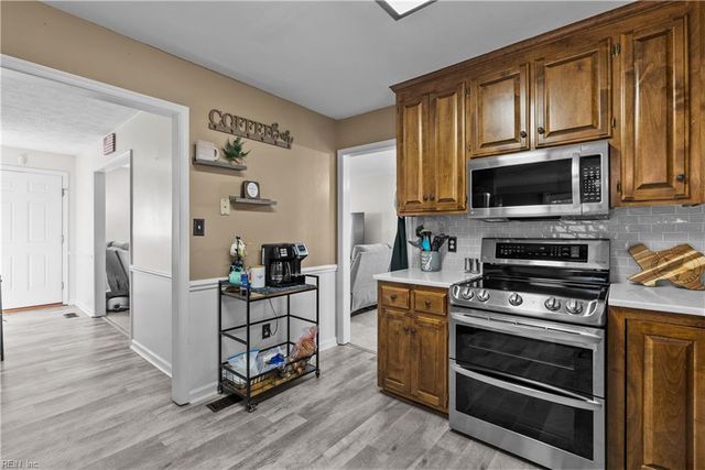 5 Willow RD, Hampton, VA 23664