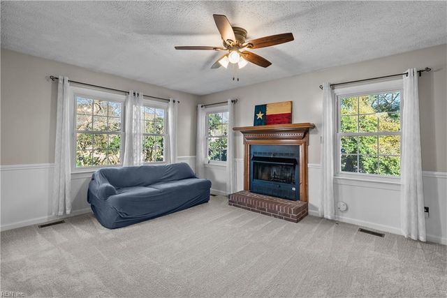 5 Willow RD, Hampton, VA 23664