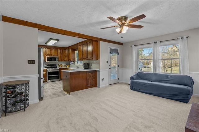 5 Willow RD, Hampton, VA 23664