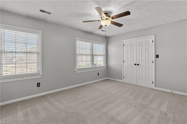 5 Willow RD, Hampton, VA 23664