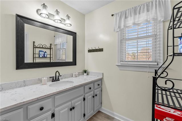 5 Willow RD, Hampton, VA 23664