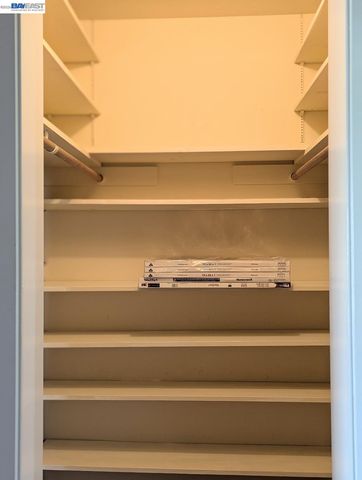 19100 Crest Ave 24, Castro Valley, CA 94546