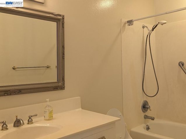 19100 Crest Ave 24, Castro Valley, CA 94546