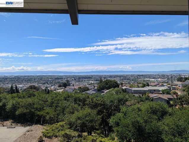 19100 Crest Ave 24, Castro Valley, CA 94546