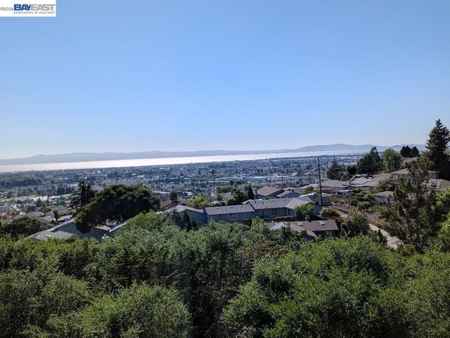 19100 Crest Ave 24, Castro Valley, CA 94546