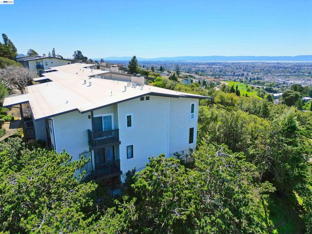 19100 Crest Ave 24, Castro Valley, CA 94546