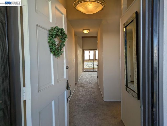 19100 Crest Ave 24, Castro Valley, CA 94546