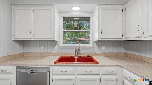 938 Lazy Trail, New Braunfels, TX 78130