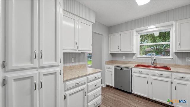 938 Lazy Trail, New Braunfels, TX 78130