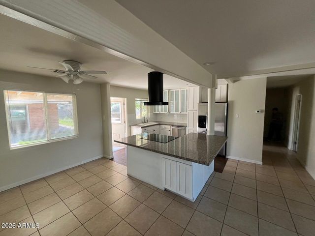 1941 W WHITTON Avenue, Phoenix, AZ 85015