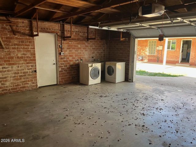 1941 W WHITTON Avenue, Phoenix, AZ 85015