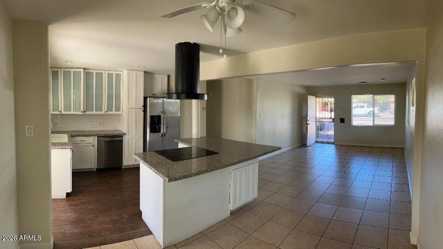 1941 W WHITTON Avenue, Phoenix, AZ 85015