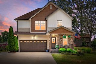 296 Ivy Bend Cir, Clarksville, TN 37043