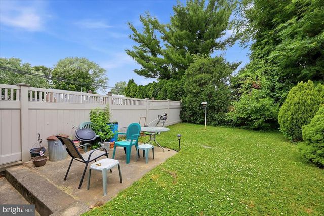 17 LONEY ST, Jenkintown, PA 19046