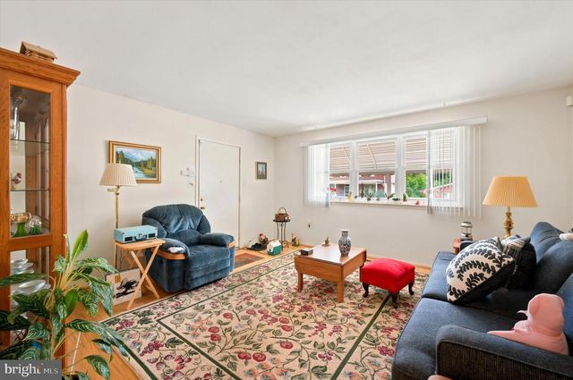 17 LONEY ST, Jenkintown, PA 19046