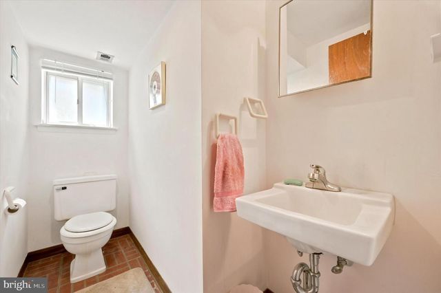 17 LONEY ST, Jenkintown, PA 19046