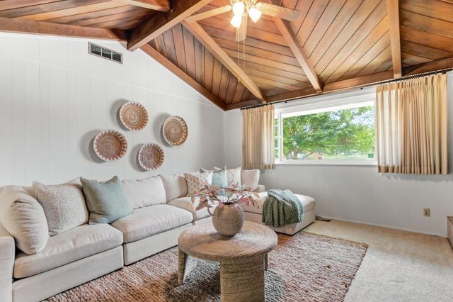 5649 Newbury Way, Carmichael, CA 95608
