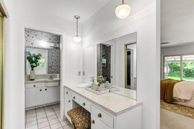 5649 Newbury Way, Carmichael, CA 95608