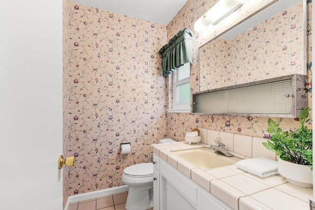 5649 Newbury Way, Carmichael, CA 95608
