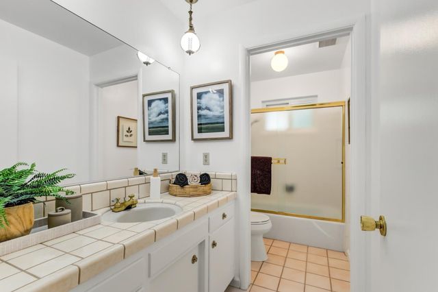 5649 Newbury Way, Carmichael, CA 95608