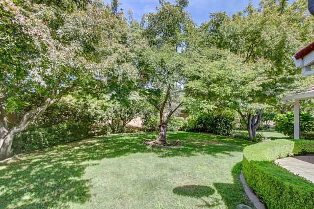 5649 Newbury Way, Carmichael, CA 95608
