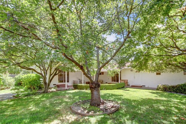 5649 Newbury Way, Carmichael, CA 95608