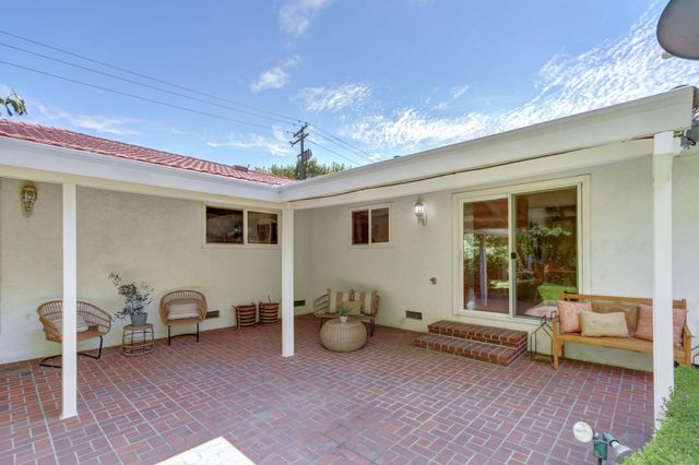 5649 Newbury Way, Carmichael, CA 95608