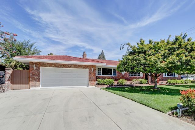 5649 Newbury Way, Carmichael, CA 95608