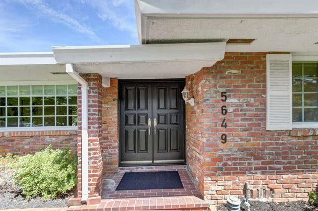 5649 Newbury Way, Carmichael, CA 95608
