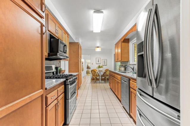 5649 Newbury Way, Carmichael, CA 95608