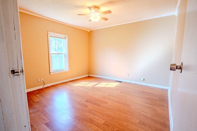 410 Palmer St, Lawrenceburg, TN 38464