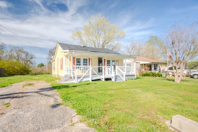 410 Palmer St, Lawrenceburg, TN 38464