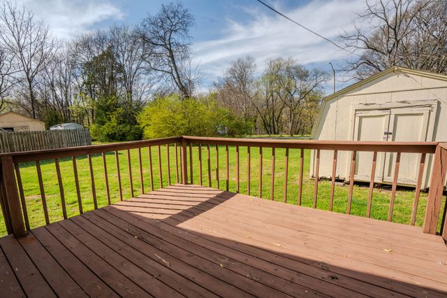 410 Palmer St, Lawrenceburg, TN 38464