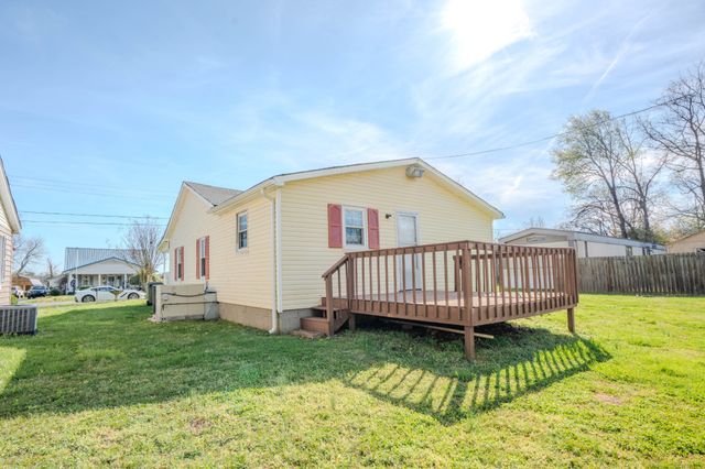 410 Palmer St, Lawrenceburg, TN 38464