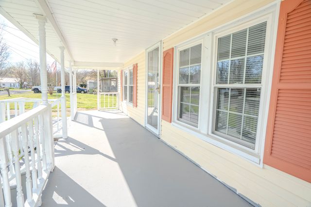 410 Palmer St, Lawrenceburg, TN 38464