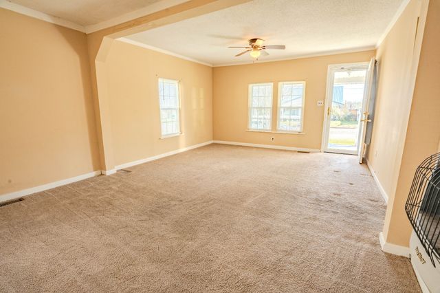 410 Palmer St, Lawrenceburg, TN 38464