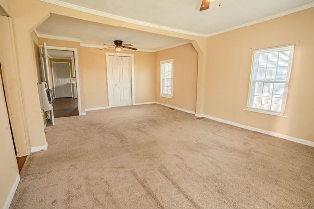 410 Palmer St, Lawrenceburg, TN 38464