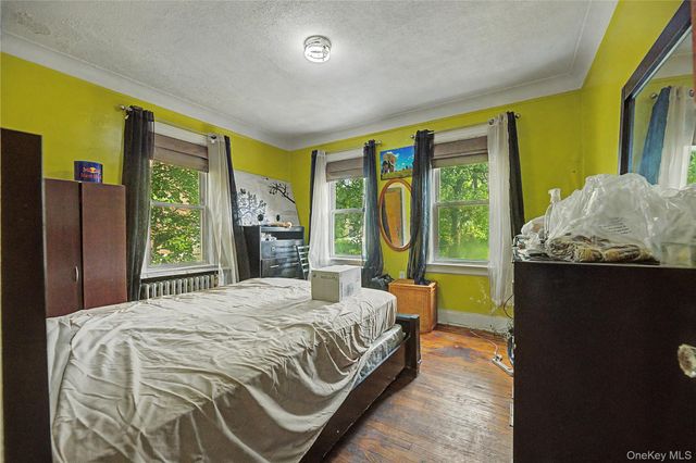 953 E 226th Street, Bronx, NY 10466