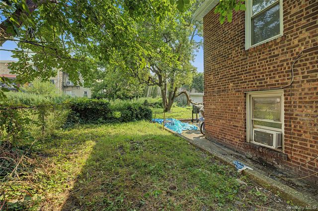 953 E 226th Street, Bronx, NY 10466