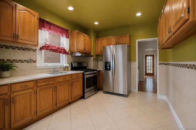 953 E 226th Street, Bronx, NY 10466